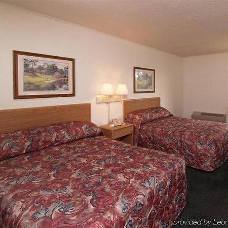 Masters Inn Statesville Room photo