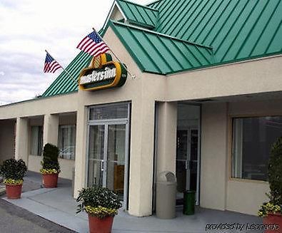 Masters Inn Statesville Exterior photo