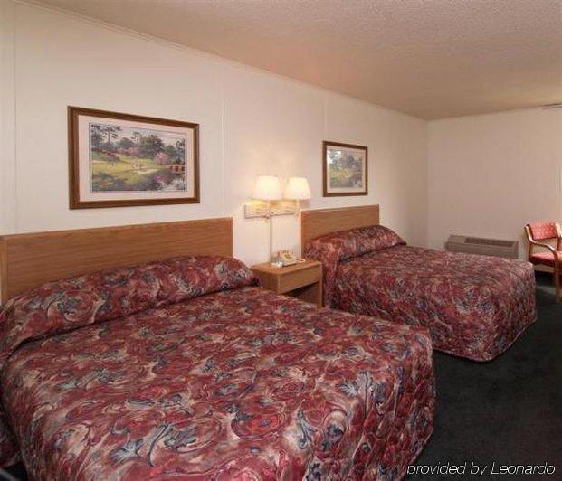 Masters Inn Statesville Room photo